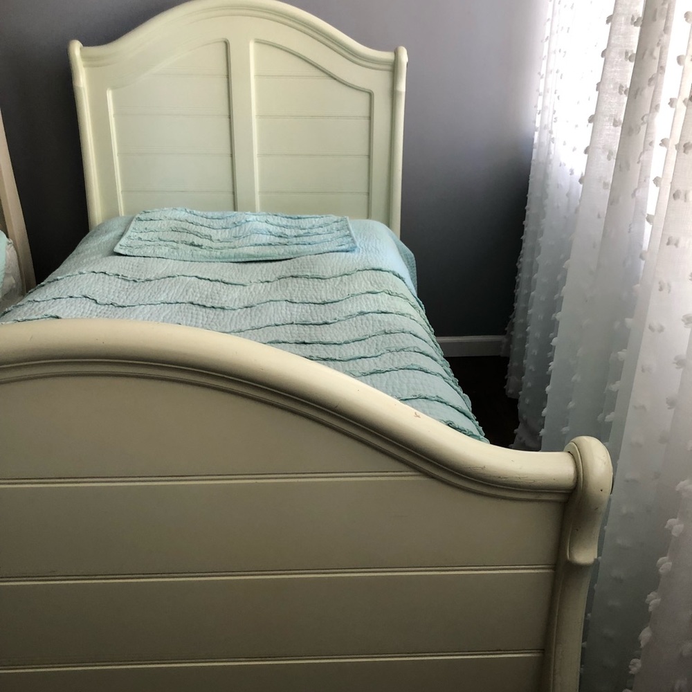 Tween sized bed